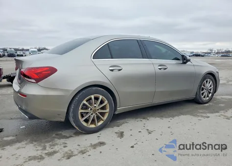 2019 Mercedes-Benz A 220 z USA, uszkodzony, nr VIN WDD3G4EB5KW033642